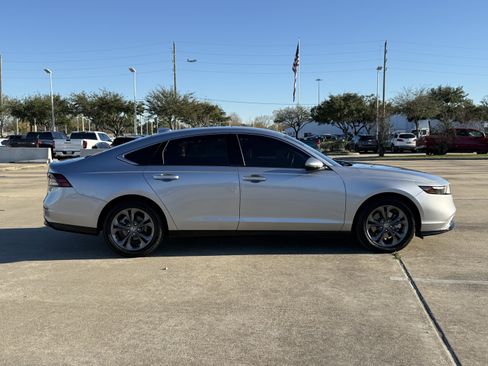 Used 2023 Honda Accord EX-L image 3