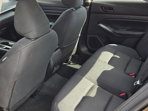 Used 2025 Nissan Altima 2.5 SV FWD image 36