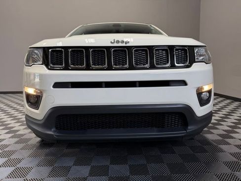 Used 2020 Jeep Compass Latitude w/ Cold Weather Group AWD/4WD image 3