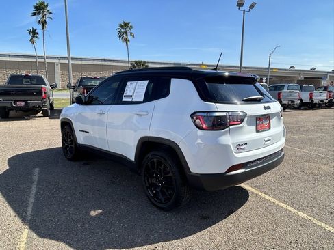 Used 2024 Jeep Compass Latitude w/ Convenience Group image 5