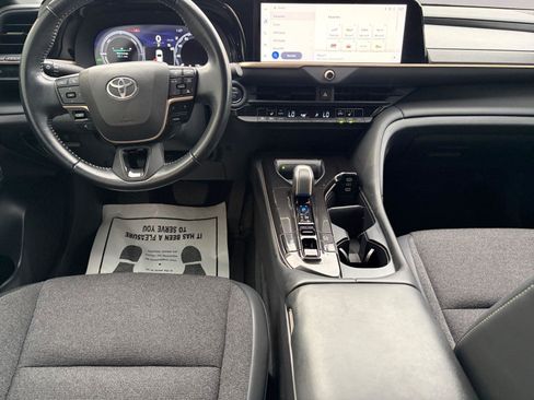 Used 2024 Toyota Crown XLE image 11