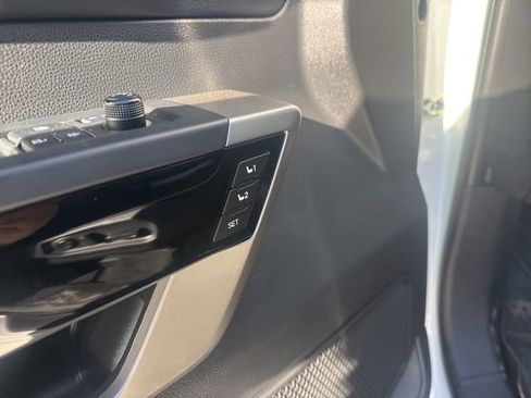 Used 2024 Toyota Tundra Limited image 9