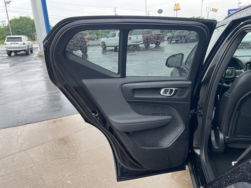 Certified 2023 Volvo XC40 B5 Plus w/ Protection Package Premier image 27