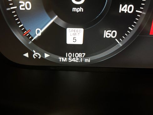 Used 2019 Volvo S60 T6 R-Design AWD/4WD image 29