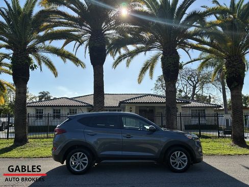 Used 2016 Hyundai Tucson SE w/ Option Group 02 AWD/4WD image 2