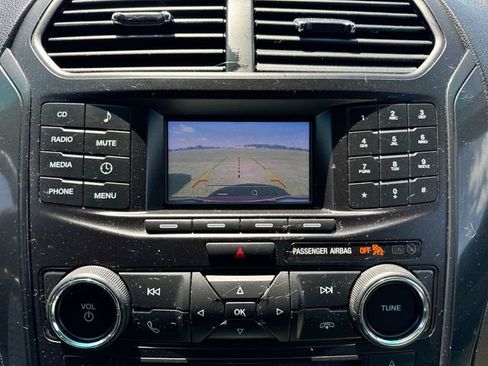 Used 2017 Ford Explorer FWD image 14