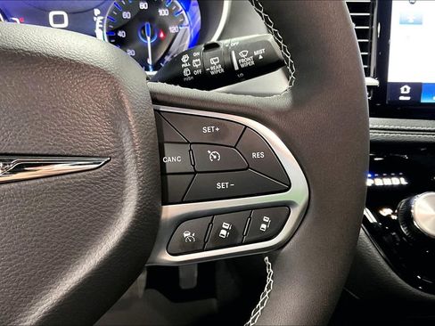 New 2026 Chrysler Pacifica Select image 14