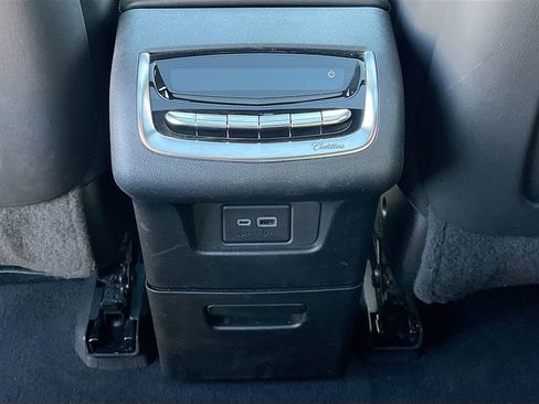 Used 2022 Cadillac XT6 Premium Luxury w/ Technology Package image 26