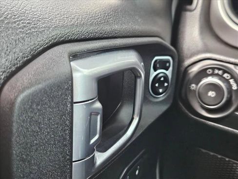 Used 2020 Jeep Wrangler Unlimited Sport image 18