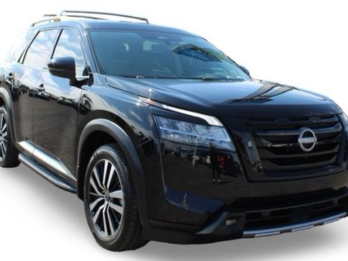 Used 2023 Nissan Pathfinder Platinum w/ Lighting Package (N93) image 3