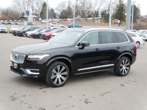 Used 2023 Volvo XC90 B6 Ultimate image 3