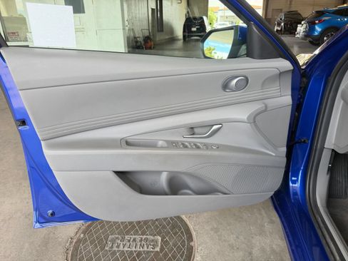 Used 2025 Hyundai Elantra SEL FWD image 15
