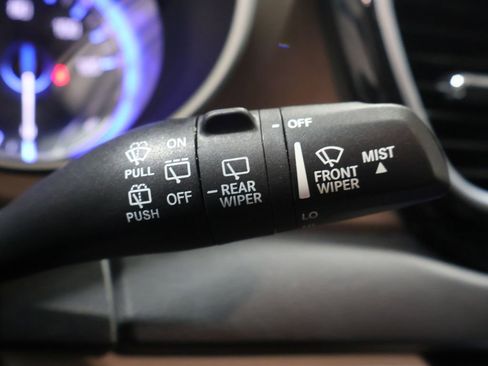 Used 2021 Chrysler Voyager LX image 36