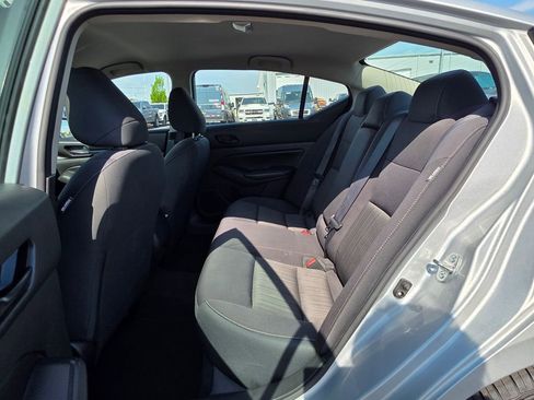 Used 2024 Nissan Altima 2.5 S FWD image 30