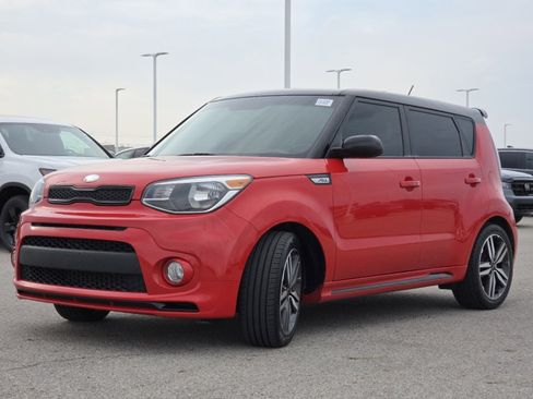 Used 2019 Kia Soul + image 11