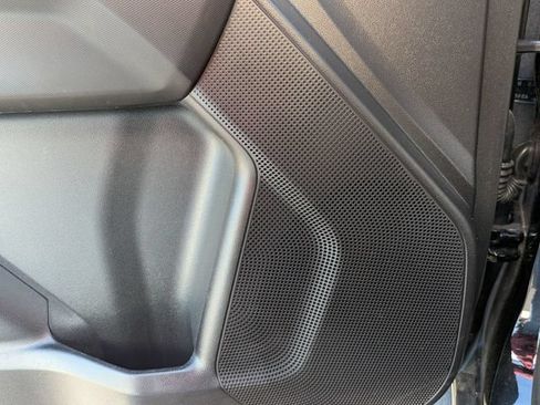Used 2023 Chevrolet Colorado LT RWD image 13