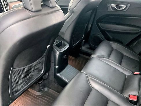 Used 2023 Volvo XC60 T8 Ultimate w/ Climate Package image 28