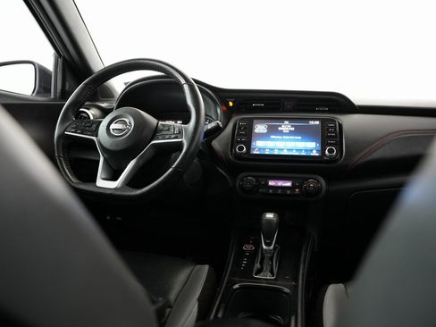 Used 2023 Nissan Kicks SR image 10