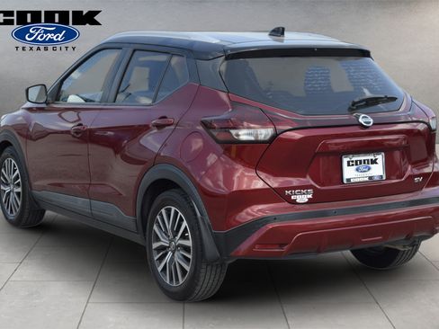 Used 2021 Nissan Kicks SV FWD image 4