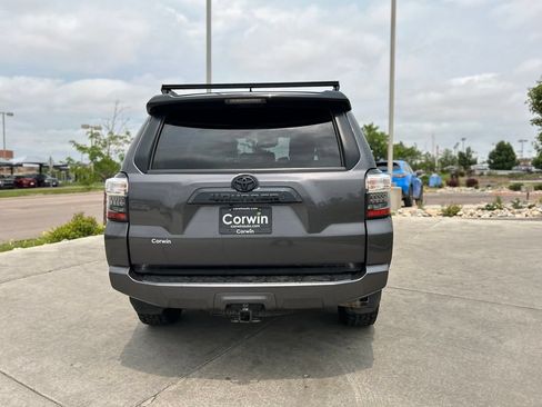 Used 2021 Toyota 4Runner Venture w/ Moonroof Package AWD/4WD image 8