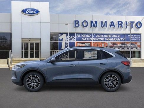 New 2026 Ford Escape SE image 3