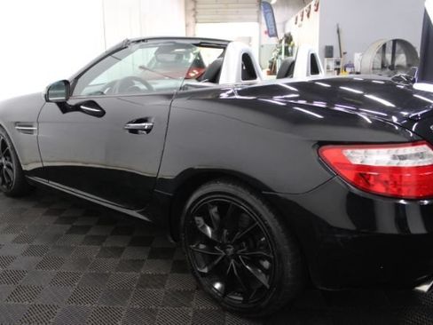 Used 2014 Mercedes-Benz SLK 250 image 10