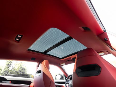 Used 2022 Lamborghini Urus image 79