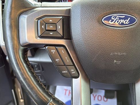 Used 2019 Ford Expedition Platinum image 17