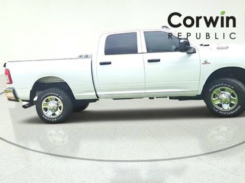 Used 2024 RAM 2500 Tradesman w/ Chrome Appearance Group AWD/4WD image 7