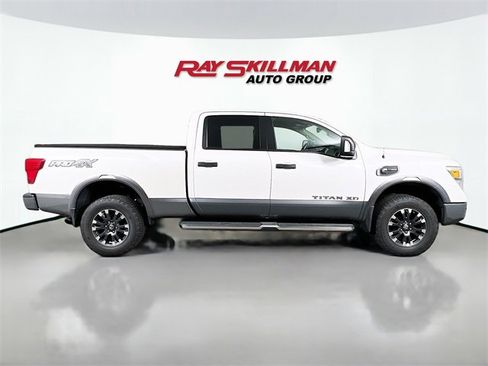 Used 2019 Nissan Titan PRO-4X w/ Pro-4x Convenience Package image 8