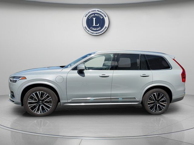 Used 2025 Volvo XC90 T8 Plus AWD/4WD image 2