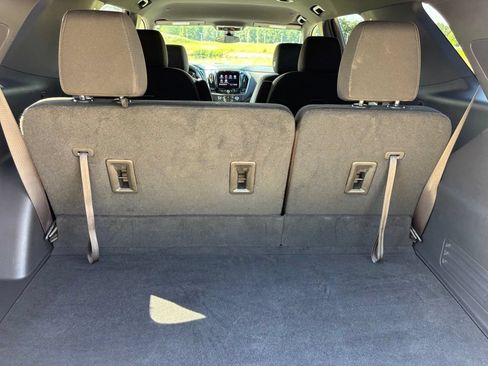 Used 2023 Chevrolet Traverse LT FWD image 51