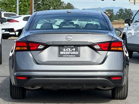 Used 2025 Nissan Altima 2.5 SV FWD image 5