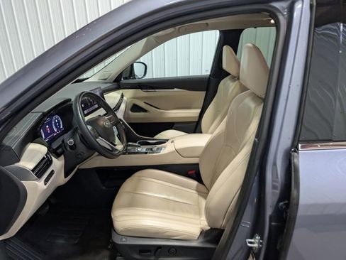 Used 2023 INFINITI QX60 Sensory w/ Vision Package AWD/4WD image 17