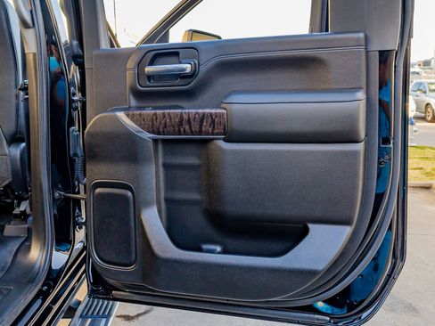 Used 2023 GMC Sierra 3500 Denali image 38