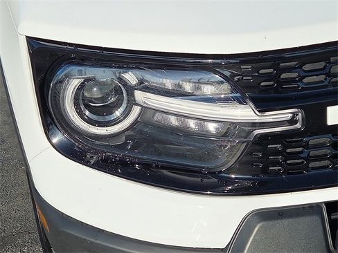 Used 2025 Ford Bronco Sport Outer Banks image 9