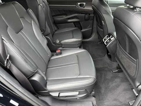 Used 2025 Kia Sorento SX image 15