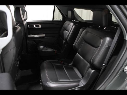 Certified 2023 Ford Explorer XLT w/ Equipment Group 202A AWD/4WD image 17