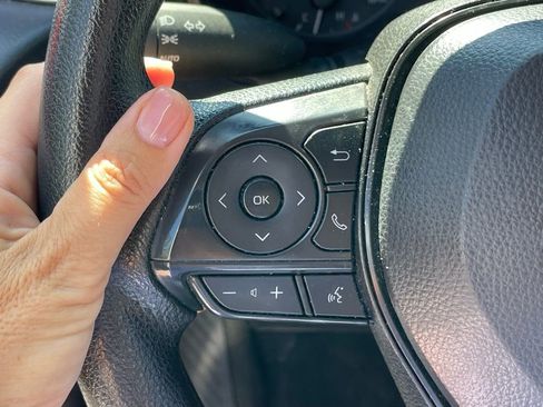 Used 2025 Toyota Corolla LE image 16