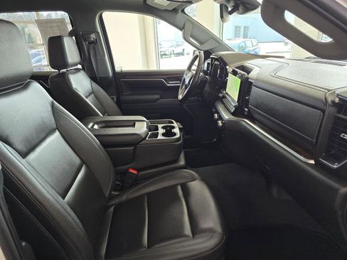 Used 2025 GMC Sierra 1500 SLT image 45