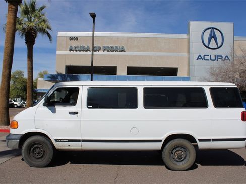 Used 2002 Dodge B3500 image 2