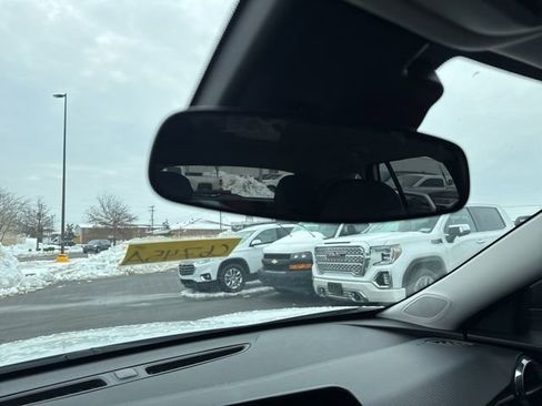 Used 2025 Chevrolet Trax ACTIV image 19