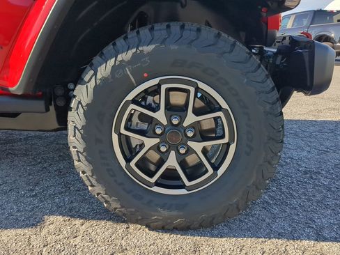 New 2026 Jeep Wrangler Unlimited Rubicon w/ Safety Group image 9