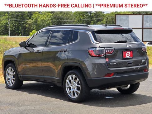 Used 2023 Jeep Compass Latitude w/ Sun and Sound Group AWD/4WD image 6