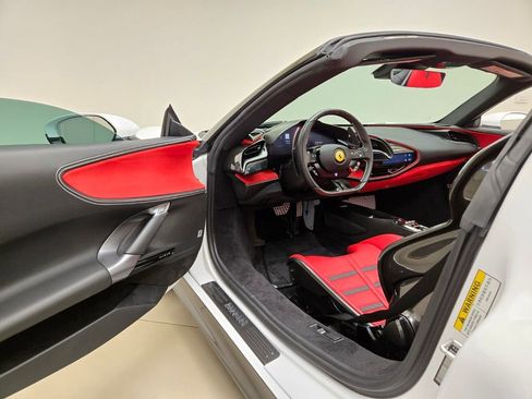 Used 2023 Ferrari SF90 Spider AWD/4WD image 17