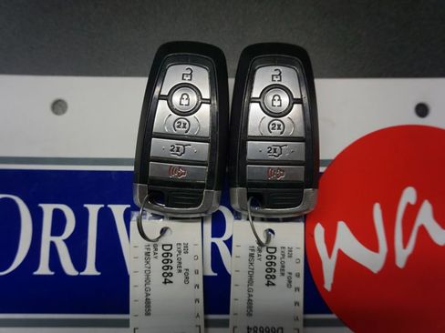 Used 2020 Ford Explorer XLT w/ Equipment Group 202A image 19