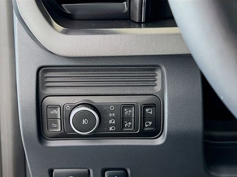 New 2026 Ford F350 Platinum w/ Tremor Off-Road Package image 19