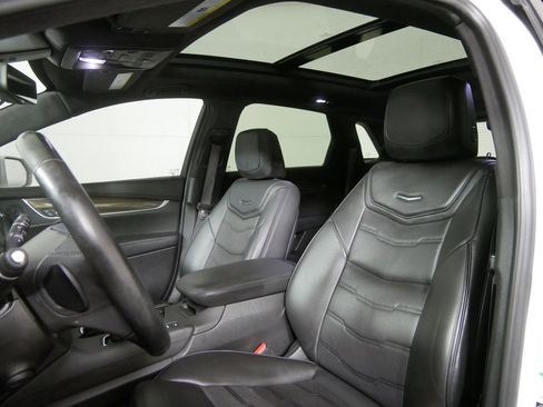 Used 2019 Cadillac XT5 Platinum image 12