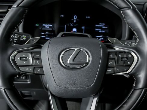 Used 2025 Lexus LX 700h Luxury AWD/4WD image 30