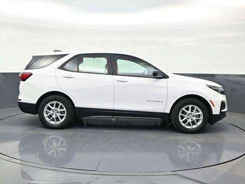 Used 2024 Chevrolet Equinox LS FWD image 6